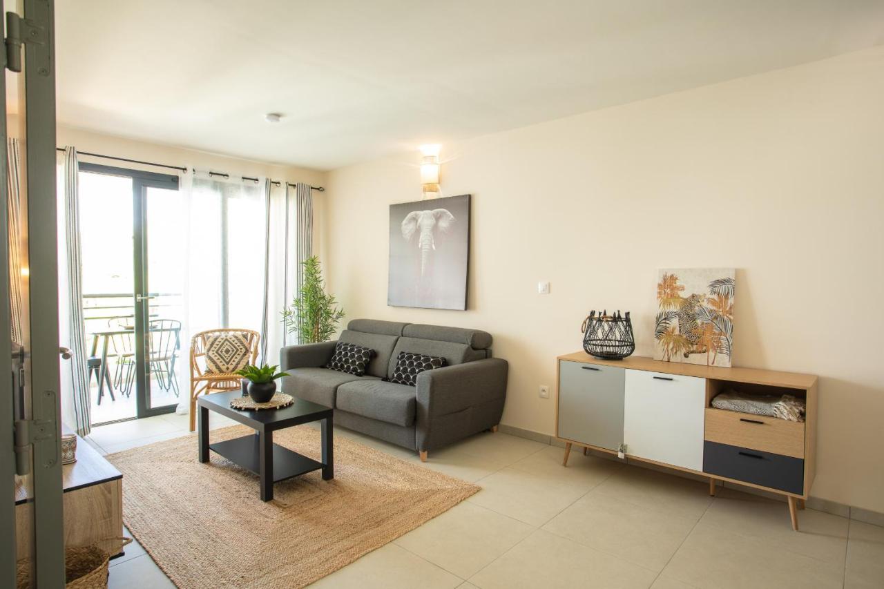 M Safirina Apartment Saint-Paul ภายนอก รูปภาพ